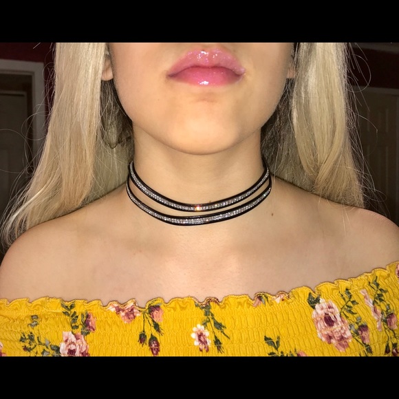 Choker - Picture 1 of 2